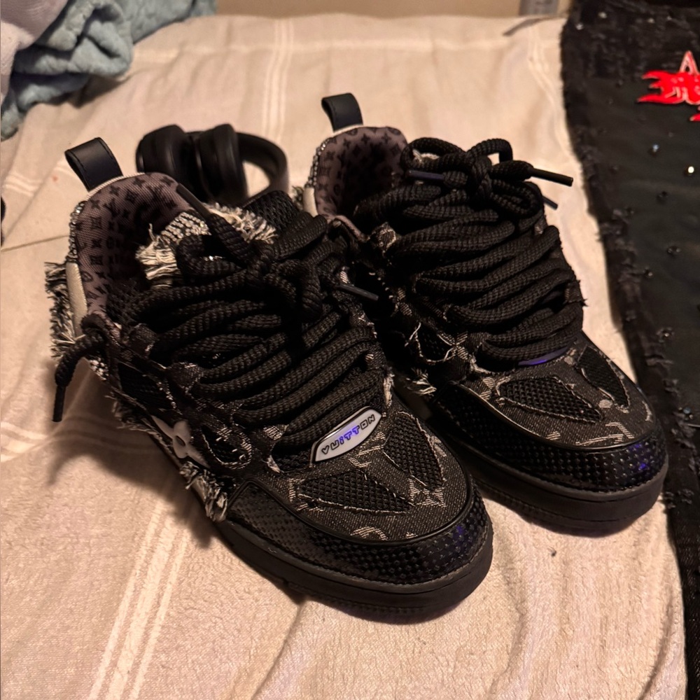 Louis Vuitton Black Sneakers for Everyday Style
